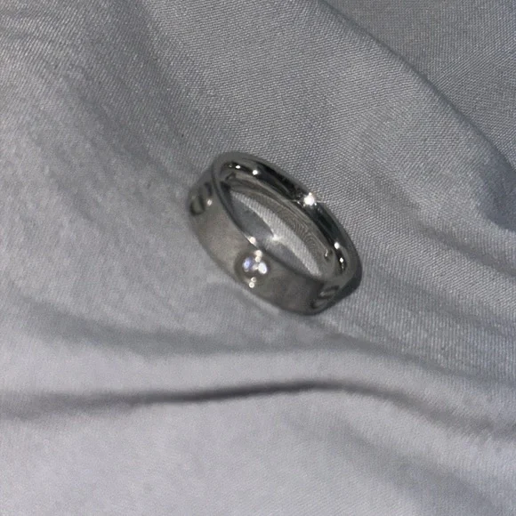 Ring - Picture 2 of 3